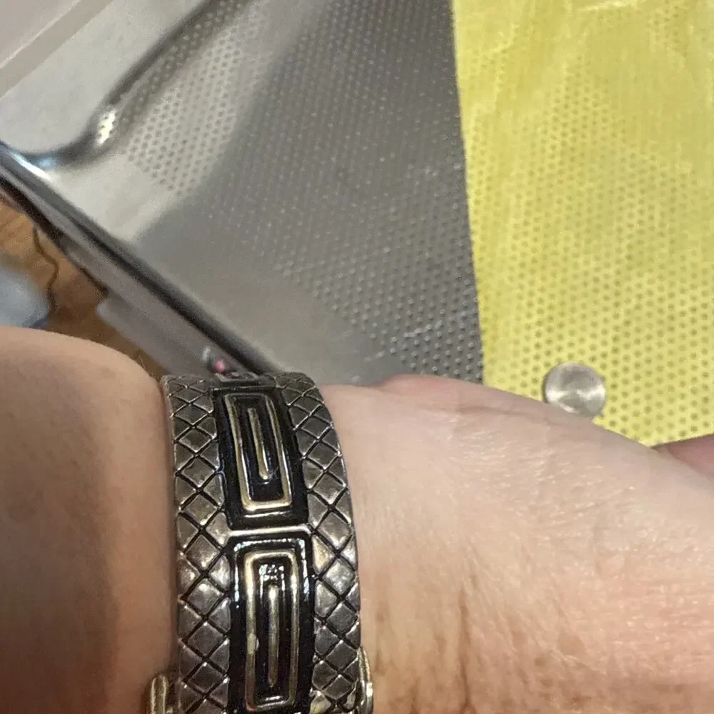 Geneva Platinum No:6049 Cuff Bracelet Quartz Women's Watch. New Battery
